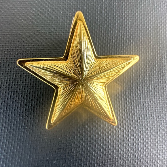 Vintage Star Brooch by Premier Designs. Two tone, two levels - Picture 4 of 5